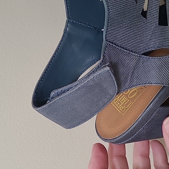 Speed Limit 98 Blue Platform Heels size 10 - Picture 5 of 11